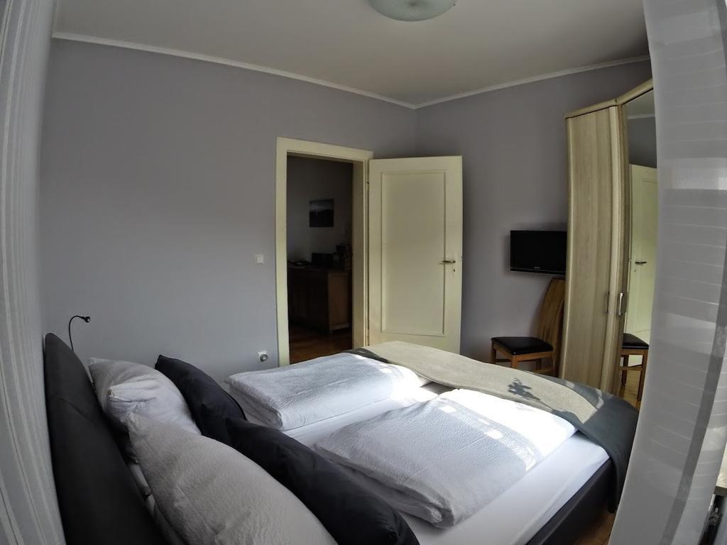 Ferienwohnungen Haus Am Wuerzlaysteig Lehmen 객실 사진