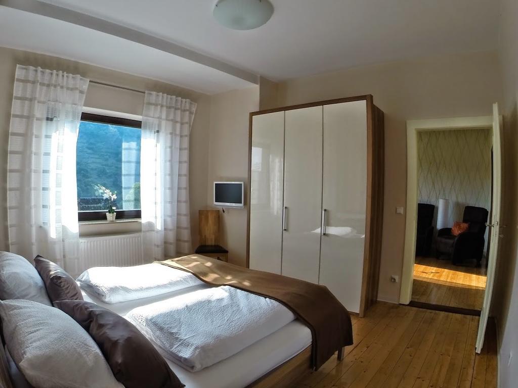 Ferienwohnungen Haus Am Wuerzlaysteig Lehmen 객실 사진