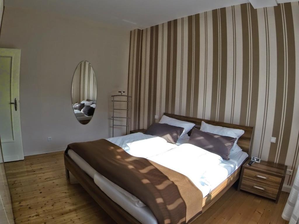 Ferienwohnungen Haus Am Wuerzlaysteig Lehmen 객실 사진