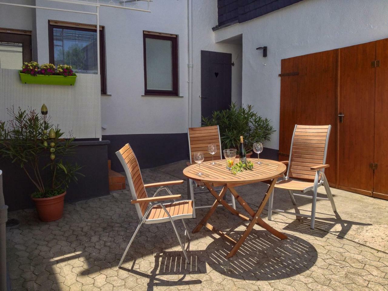 Ferienwohnungen Haus Am Wuerzlaysteig Lehmen 외부 사진